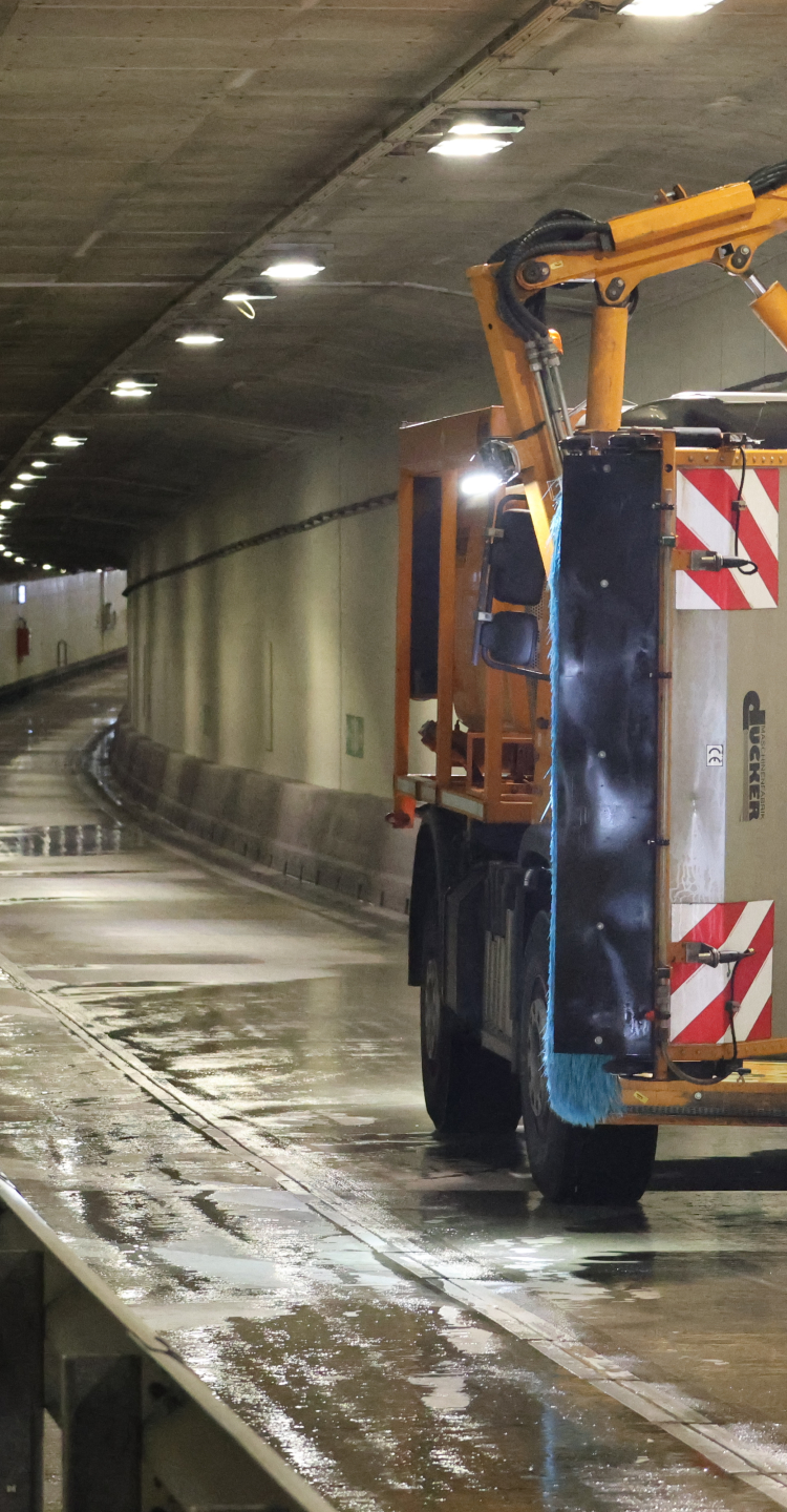 wassen tunnel
