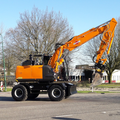 Hitachi1.jpg