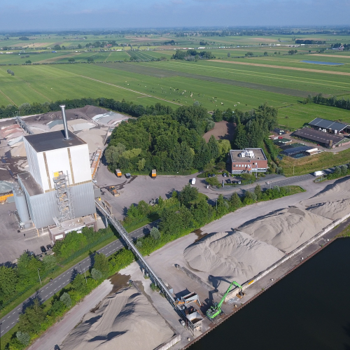 Foto 1 - Asfaltcentrale Gebr Van Kessel Hoogblokland.jpg