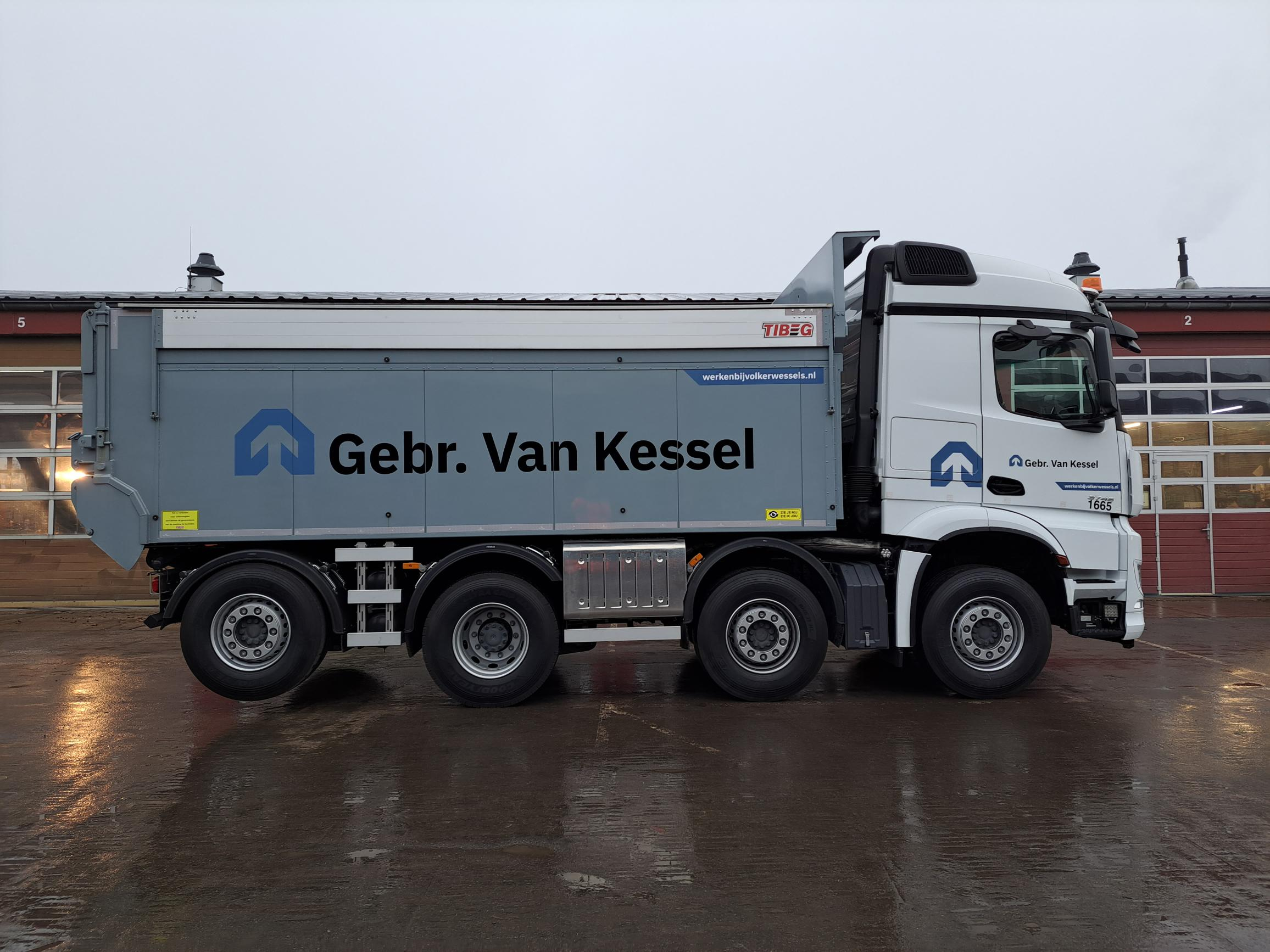 Vrachtwagen nieuw logo